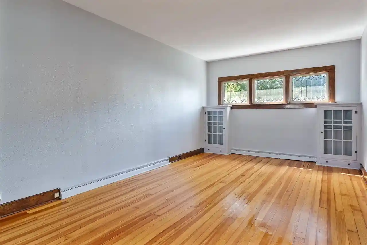 Photo 4 of Single family home for sale at 103 E Roosevelt St, Freeport, IL 61032 | MLS# 2031749 | Listing updated on 2026-09-10