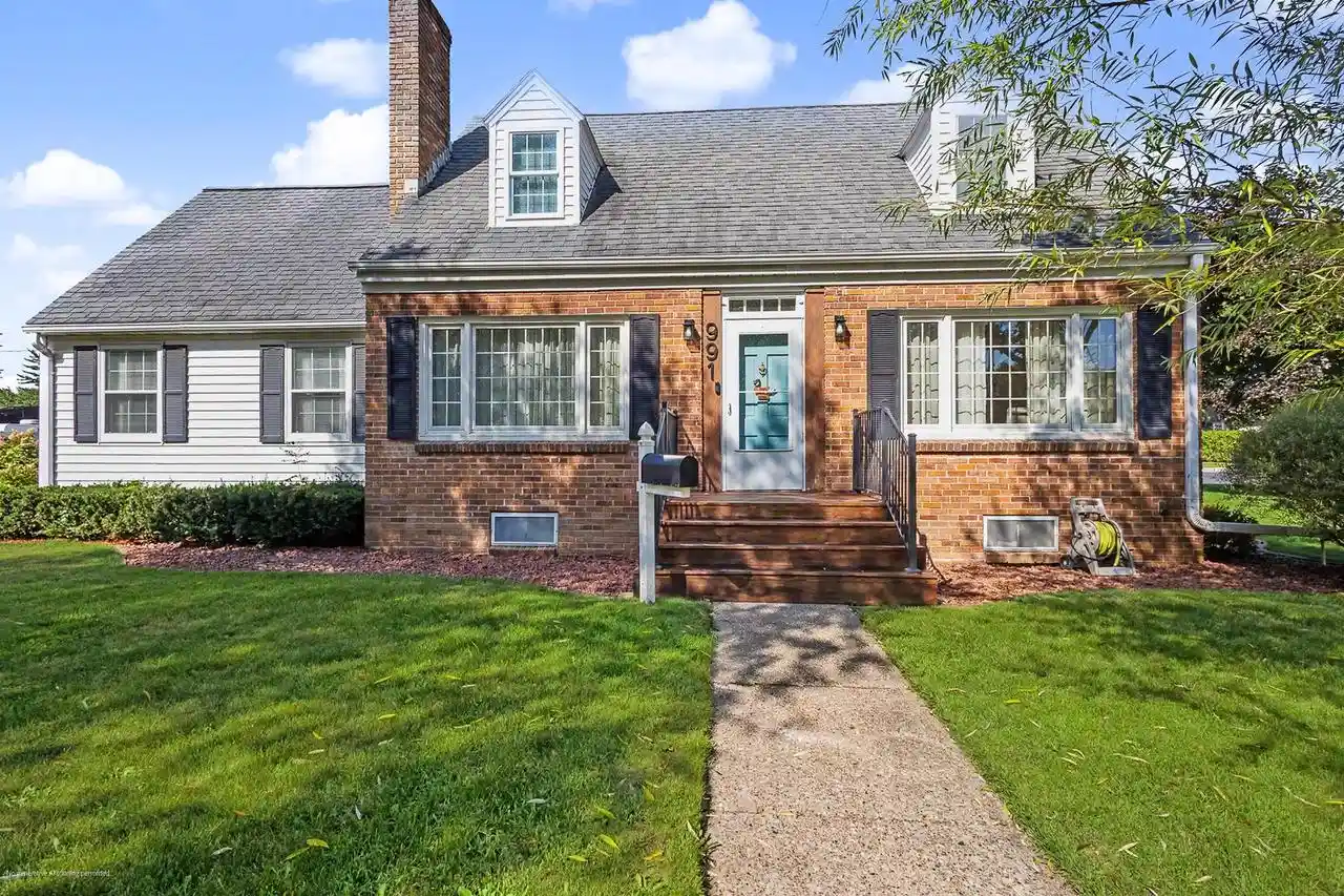 Photo 1 of Single family home for sale at 991 Wisconsin River Dr, Port Edwards, WI 54469 | MLS# 22604297 | Listing updated on 2026-09-03