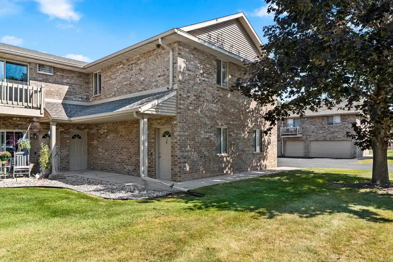 Condo for sale at 3319 N Casaloma Dr #81, Appleton, WI 54913 | MLS# 50331953