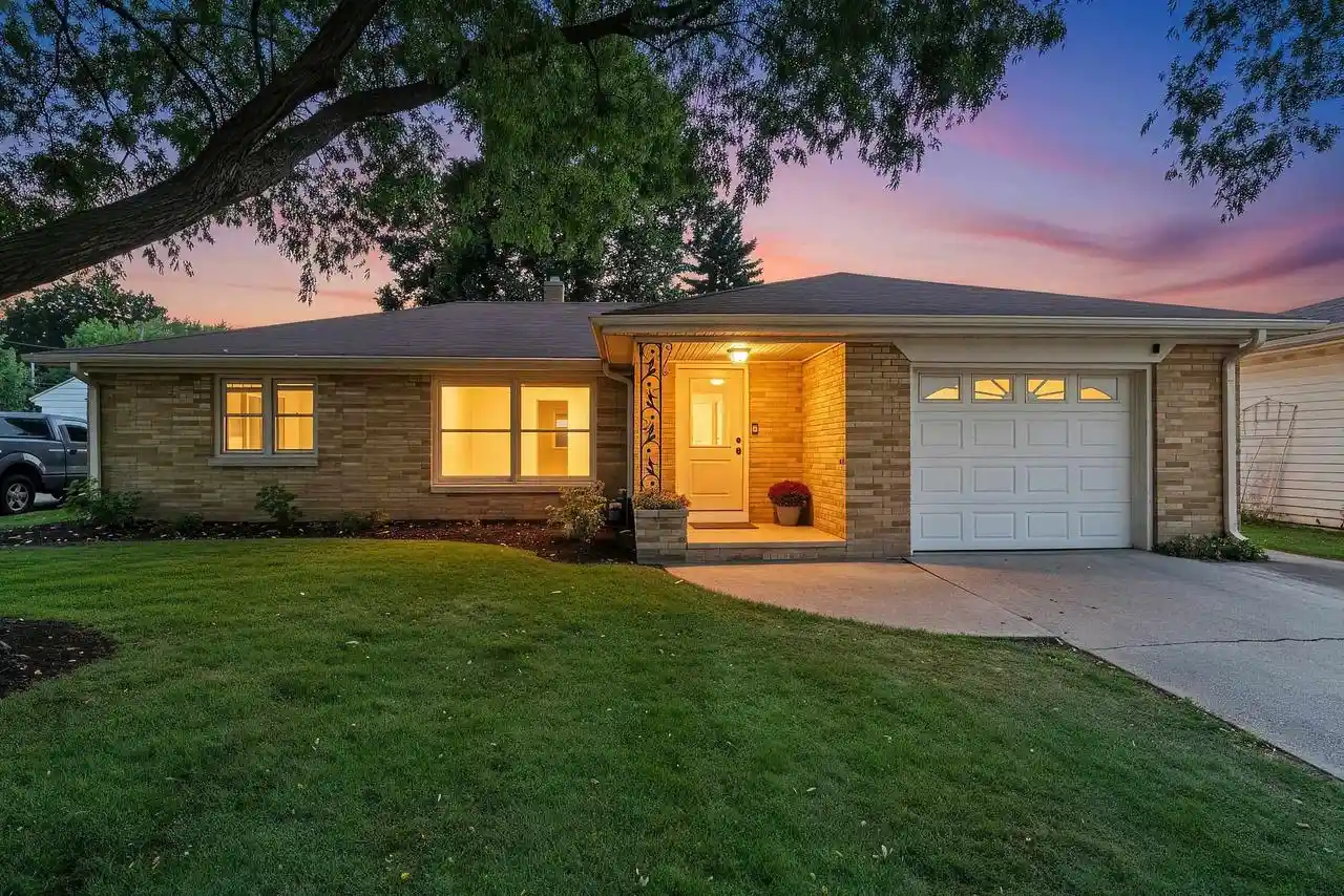Photo 1 of Single family home for sale at 1940 Newberry Ave, Green Bay, WI 54302 | MLS# 50331965 | Listing updated on 2026-09-03