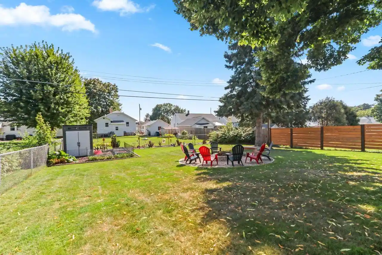 Photo 3 of Single family home for sale at 1940 Newberry Ave, Green Bay, WI 54302 | MLS# 50331965 | Listing updated on 2026-09-03