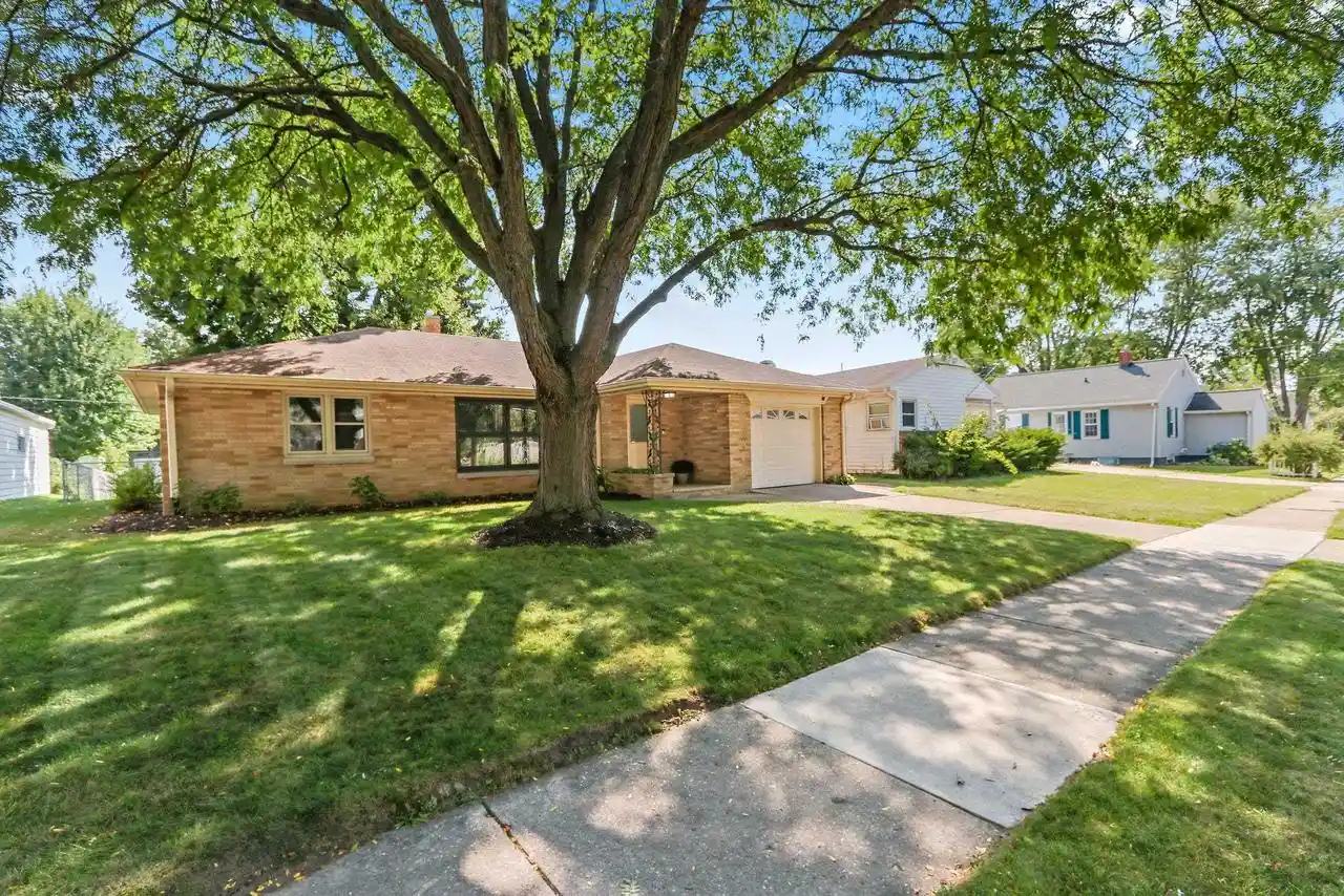 Photo 4 of Single family home for sale at 1940 Newberry Ave, Green Bay, WI 54302 | MLS# 50331965 | Listing updated on 2026-09-03