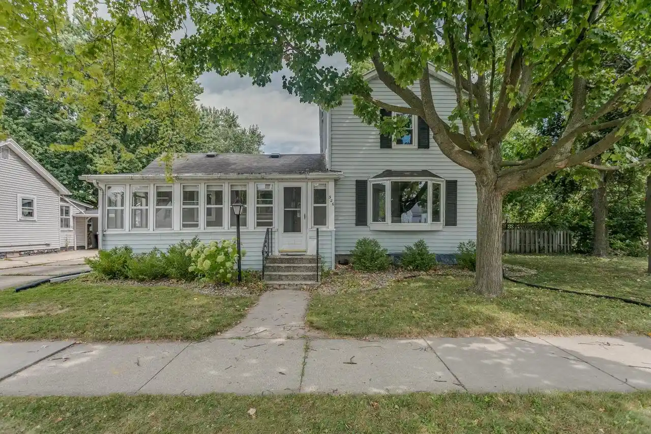 Photo 1 of Single family home for sale at 326 S Summit St, Appleton, WI 54914 | MLS# 50331981 | Listing updated on 2026-09-05