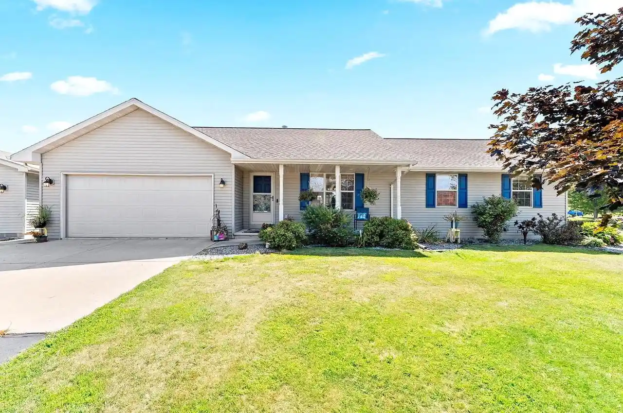Photo 1 of Single family home for sale at 5056 Snapdragon Cir, Little Suamico, WI 54141 | MLS# 50331990 | Listing updated on 2026-09-07