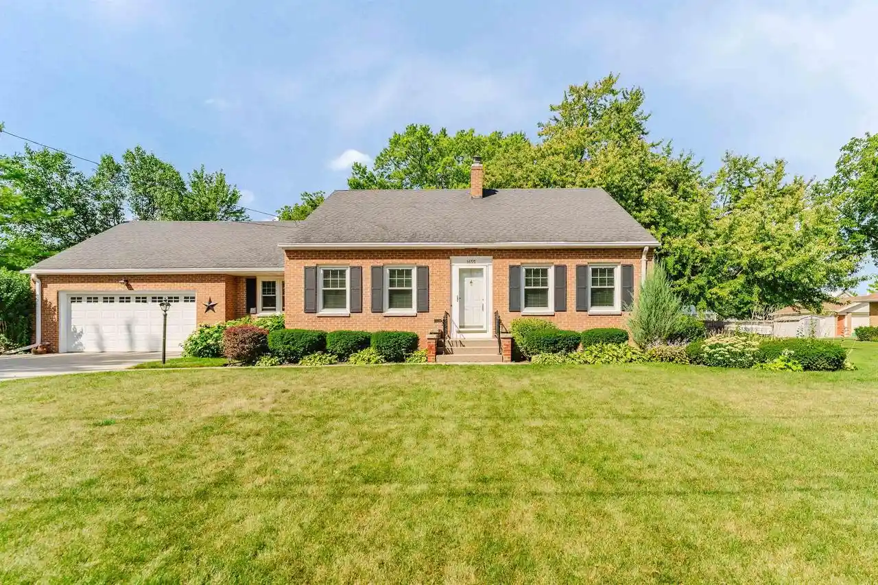Photo 1 of Single family home for sale at 1655 Arizona St, Oshkosh, WI 54902 | MLS# 50331992 | Listing updated on 2026-09-21