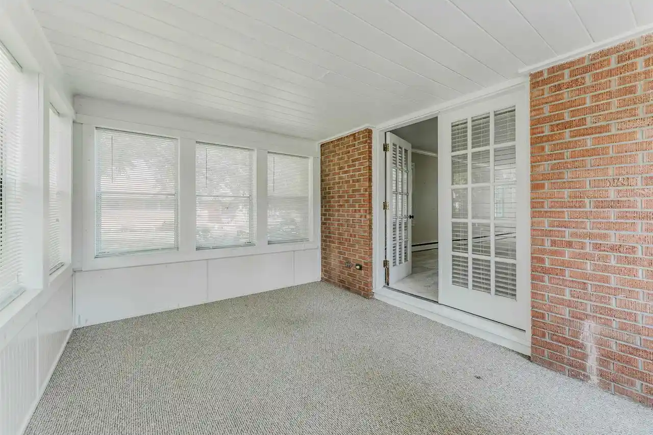 Photo 3 of Single family home for sale at 1655 Arizona St, Oshkosh, WI 54902 | MLS# 50331992 | Listing updated on 2026-09-21