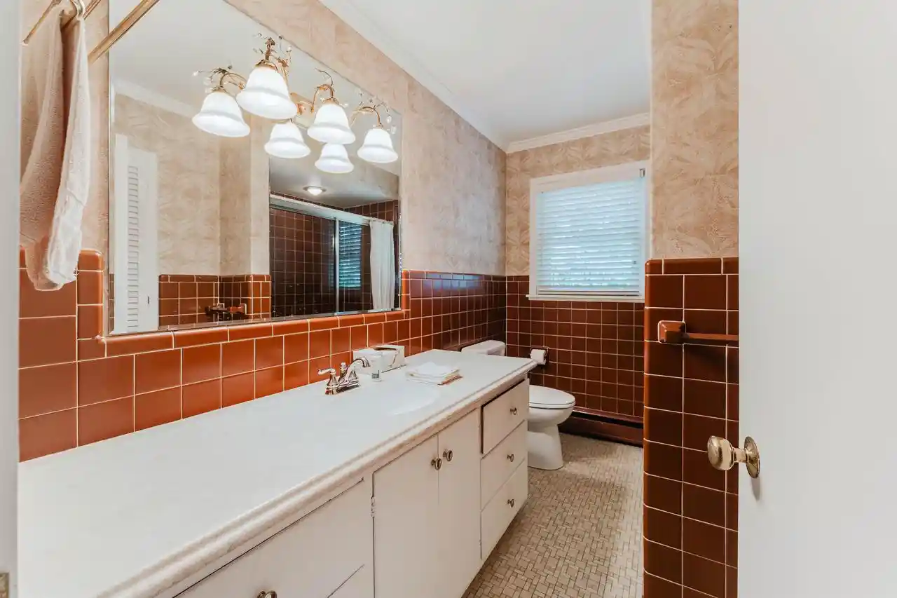 Photo 3 of Single family home for sale at 1655 Arizona St, Oshkosh, WI 54902 | MLS# 50331992 | Listing updated on 2026-09-21