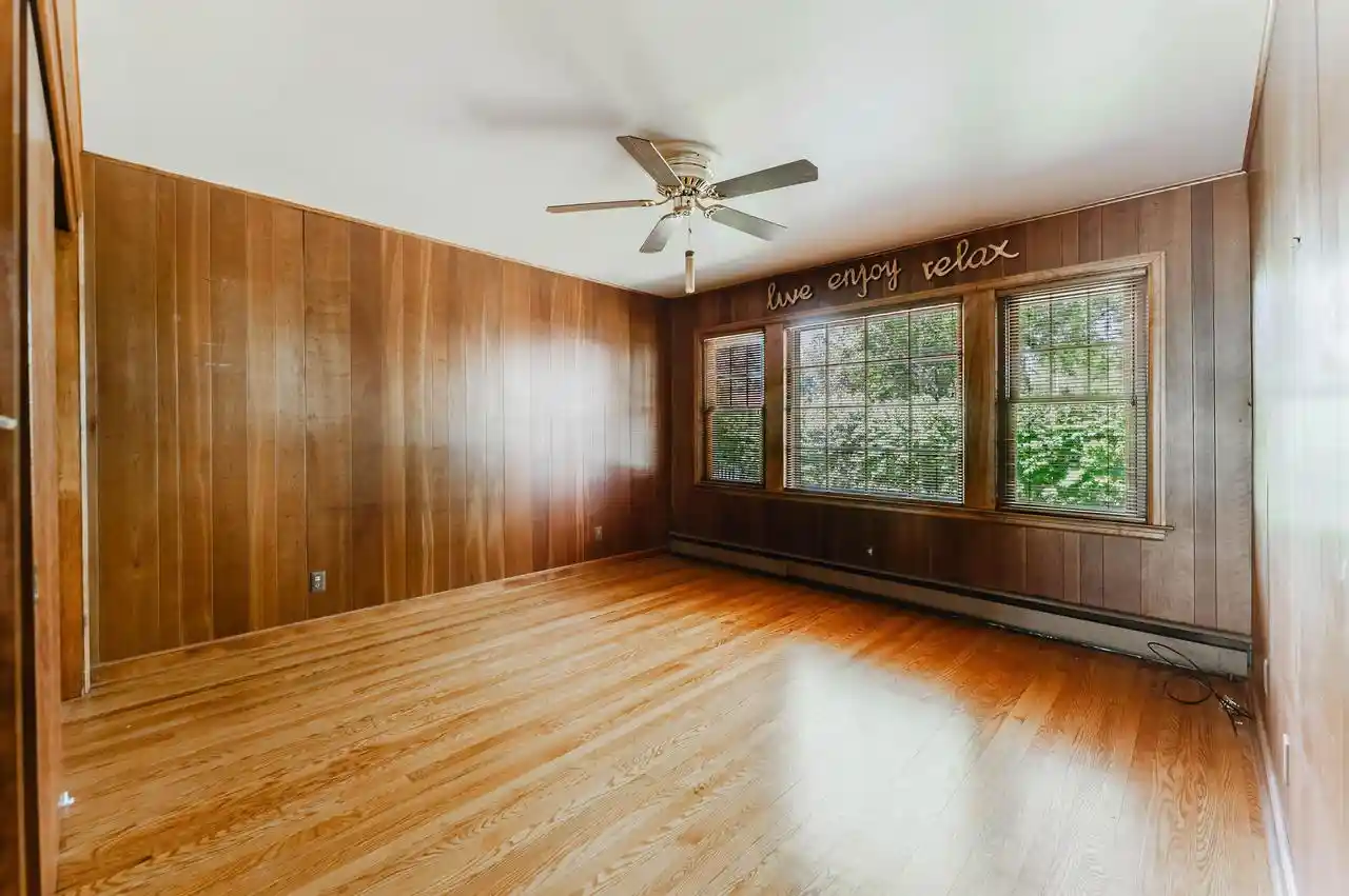 Photo 4 of Single family home for sale at 1655 Arizona St, Oshkosh, WI 54902 | MLS# 50331992 | Listing updated on 2026-09-21