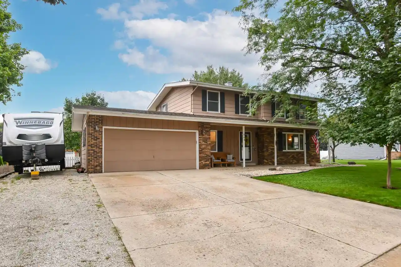 Photo 1 of Single family home for sale at 664 Austin Rd, Burlington, WI 53105 | MLS# 1978659 | Listing updated on 2026-09-11