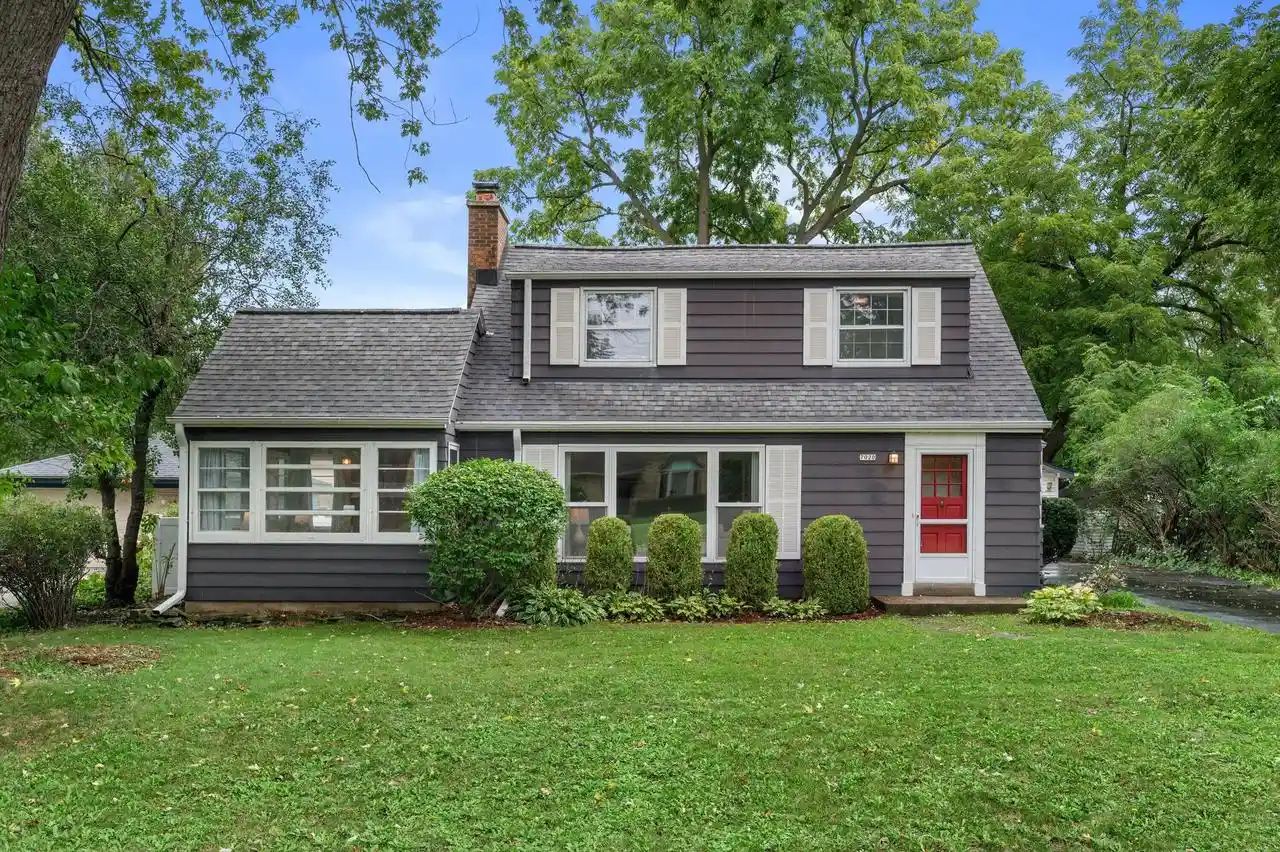 Photo 1 of Single family home for sale at 7020 N Rockledge Ave, Glendale, WI 53209 | MLS# 1978677 | Listing updated on 2026-10-03