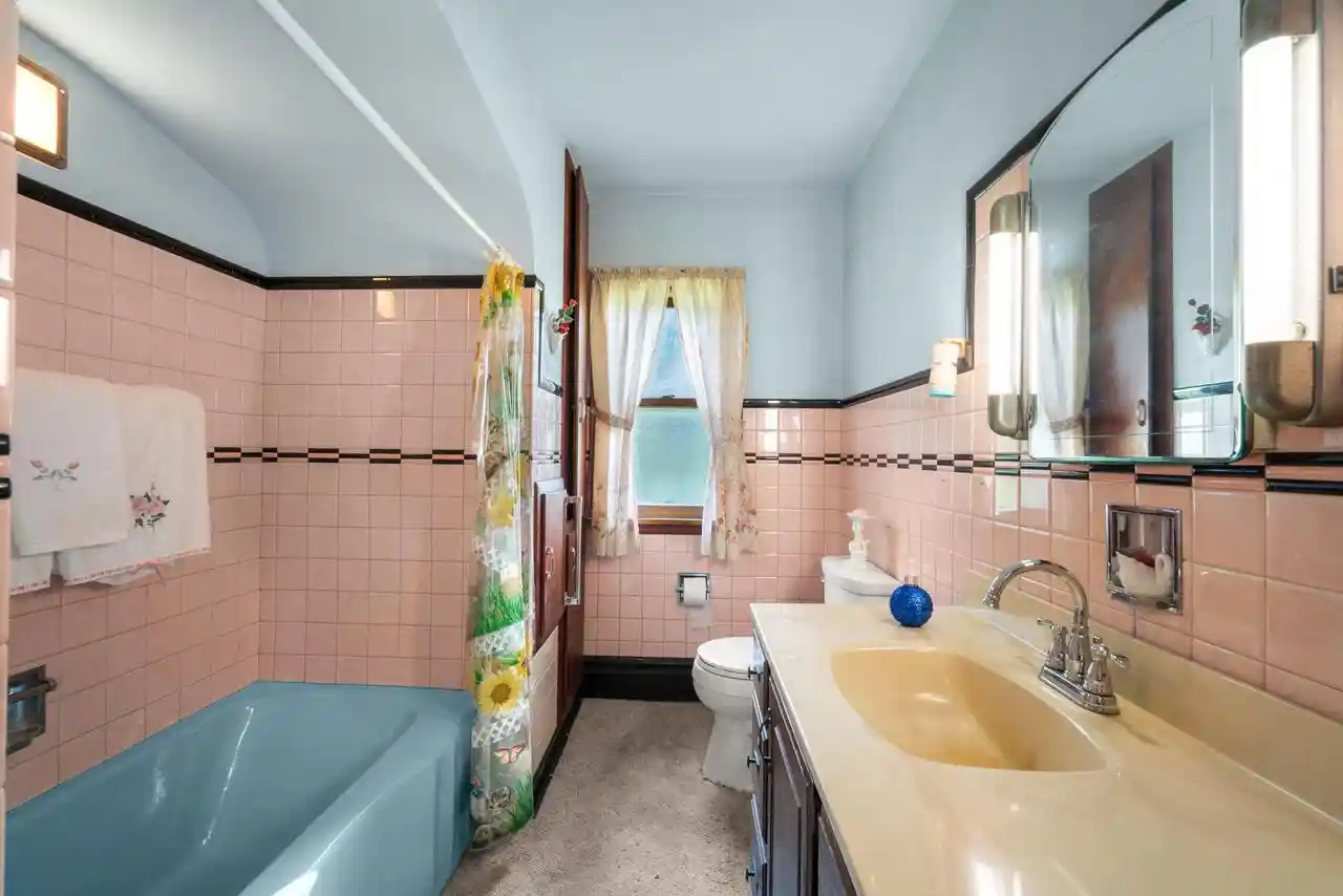 Photo 4 of Single family home for sale at 6882 Cty Hwy W, Allenton, WI 53002 | MLS# 1978680 | Listing updated on 2026-09-04
