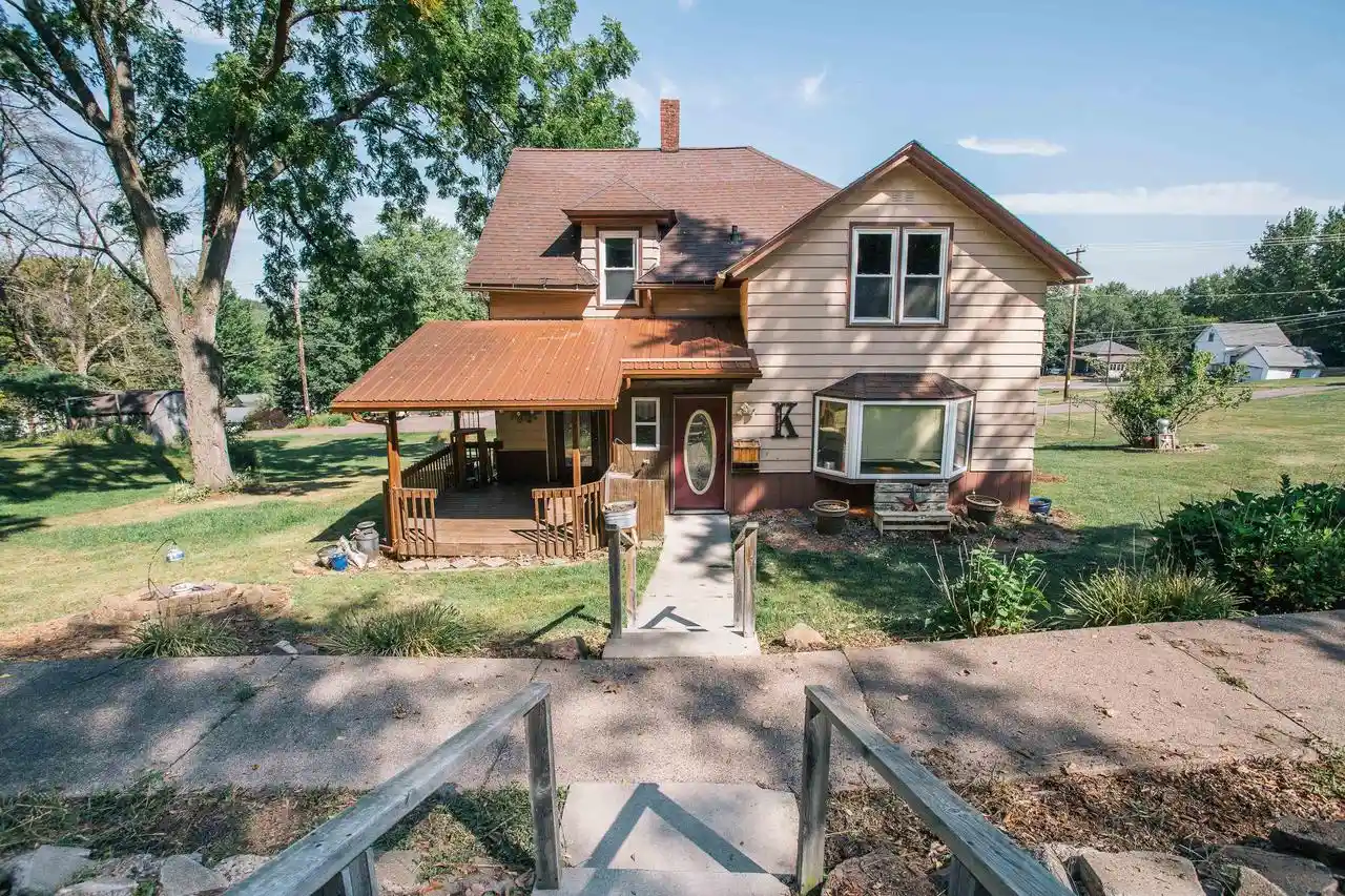 Photo 1 of Single family home for sale at 411 E 5th Street, Neillsville, WI 54456 | MLS# 22604312 | Listing updated on 2026-09-01