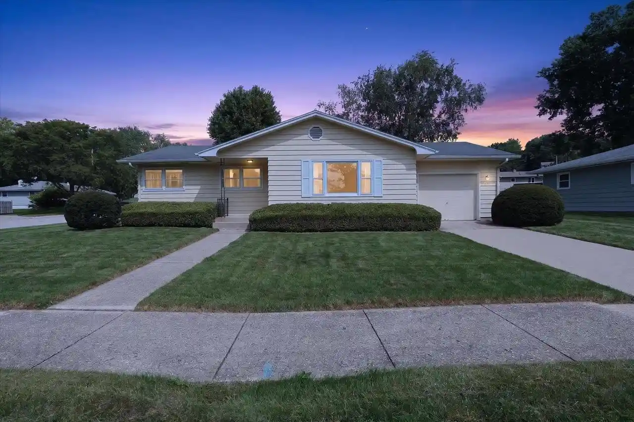 Photo 1 of Single family home for sale at 2016 Moreland Dr, Janesville, WI 53548 | MLS# 2031781 | Listing updated on 2026-09-02