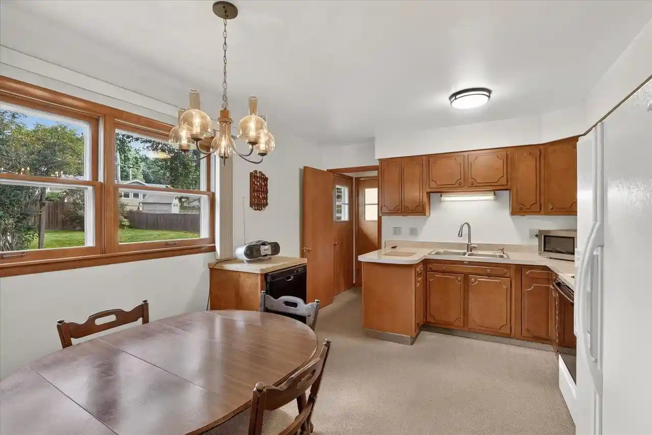 Photo 4 of Single family home for sale at 2016 Moreland Dr, Janesville, WI 53548 | MLS# 2031781 | Listing updated on 2026-09-02