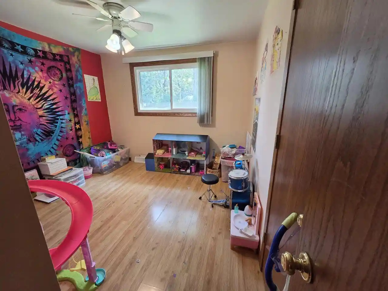 Photo 3 of Single family home for sale at 1457 Daisy Dr, Manitowoc, WI 54220 | MLS# 1978685 | Listing updated on 2026-09-21