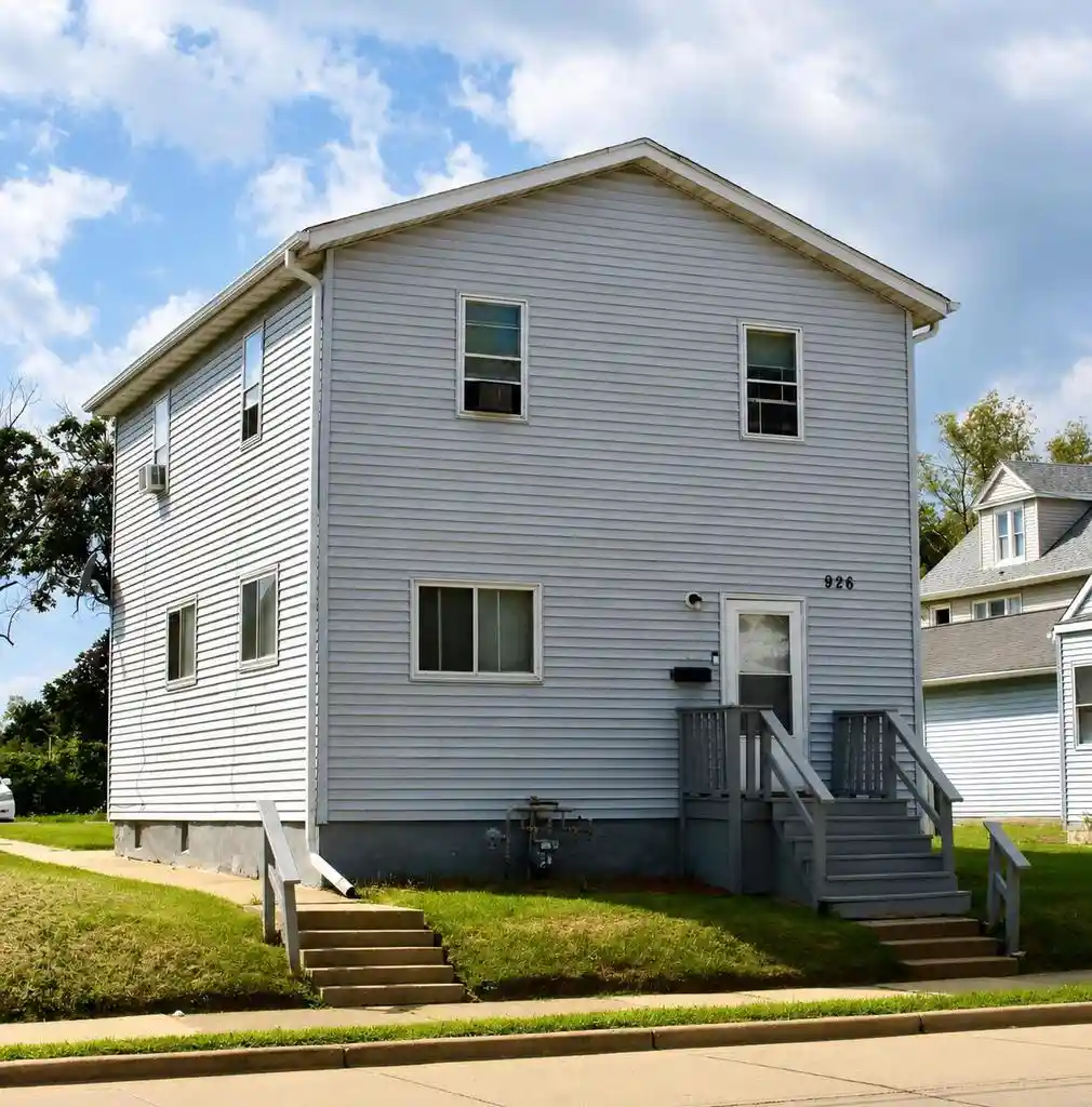 Photo 1 of Single family home for sale at 926 N Memorial Dr, Racine, WI 53404 | MLS# 1978688 | Listing updated on 2026-09-01