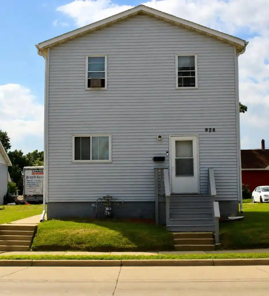 Photo 2 of Single family home for sale at 926 N Memorial Dr, Racine, WI 53404 | MLS# 1978688 | Listing updated on 2026-09-01
