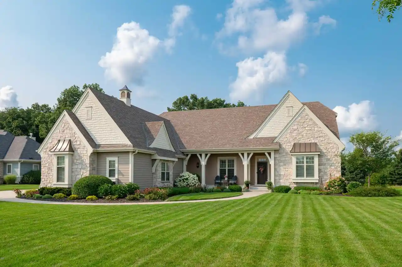 Photo 1 of Sale Pending at 232 Four Winds Ct, Hartland, WI 53029 | MLS# 1978697 | Listing updated on 2026-09-16
