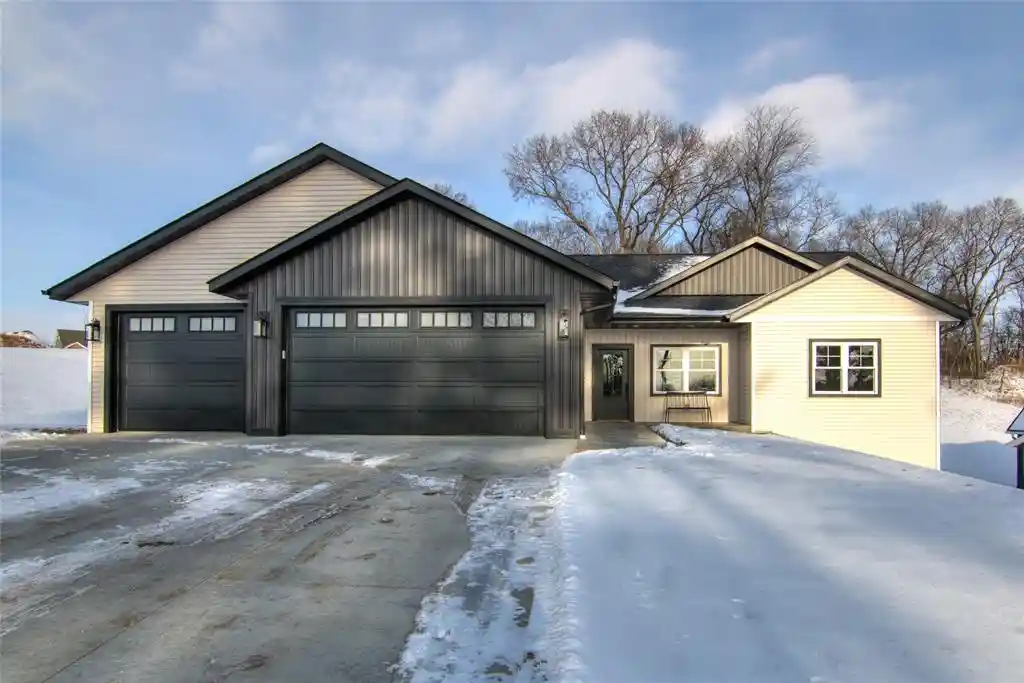 Photo 1 of Single family home for sale at 1934 Willow Crk Pkwy, Chippewa Falls, WI 54729 | MLS# 1604736 | Listing updated on 2026-09-15