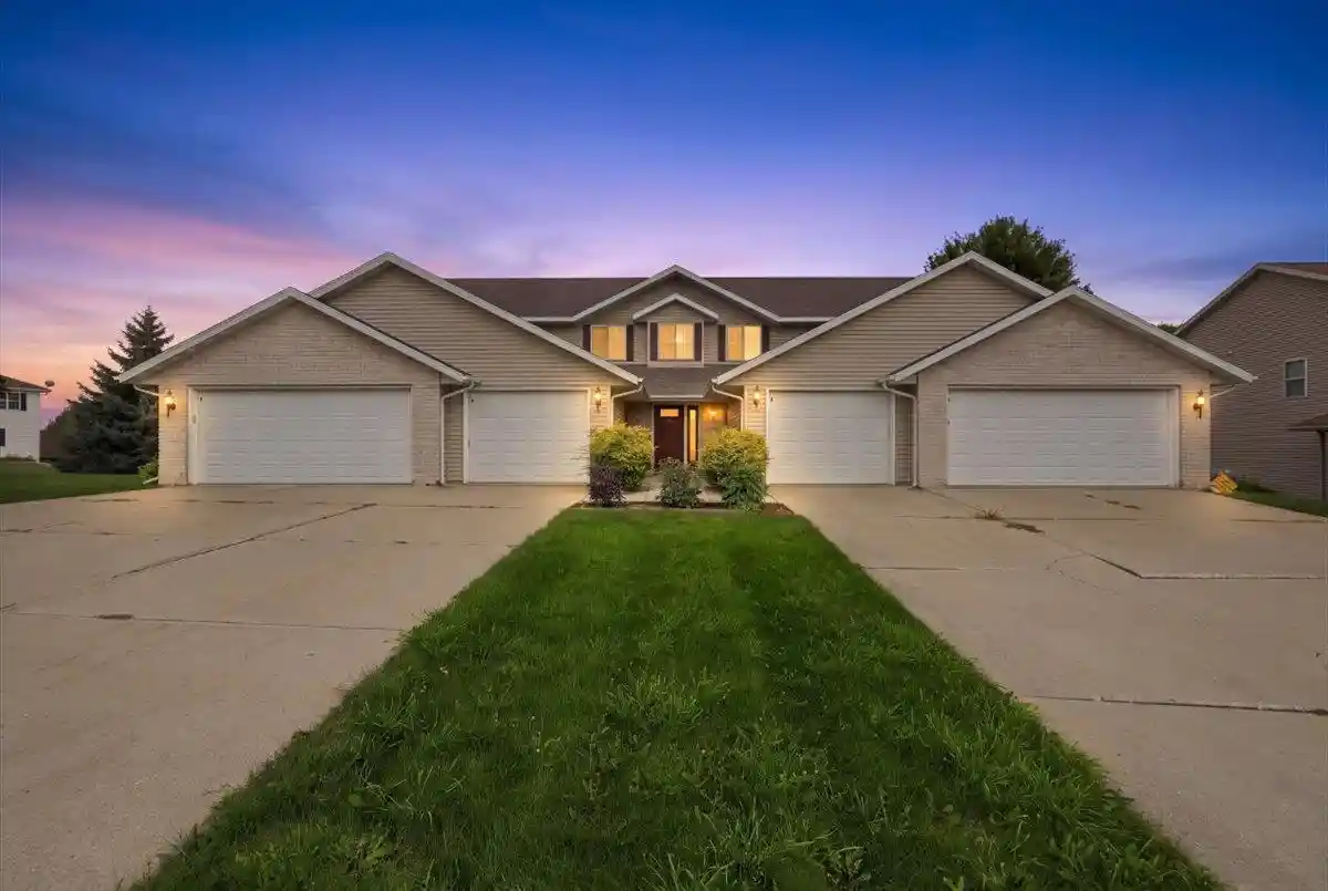 Condo for sale at 567 Kelvington Dr #1, Sun Prairie, WI 53590 | MLS# 2031804