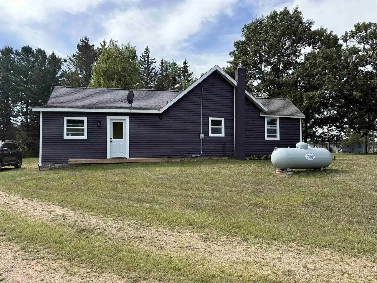 Photo 2 of Single family home for sale at 5555 Jordan Rd, Stevens Point, WI 54482 | MLS# 22604320 | Listing updated on 2026-09-22