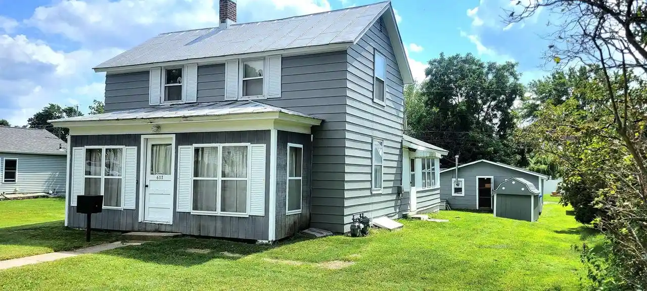 Photo 1 of Single family home for sale at 633 5th Avenue, Baraboo, WI 53913 | MLS# 2031812 | Listing updated on 2026-09-17