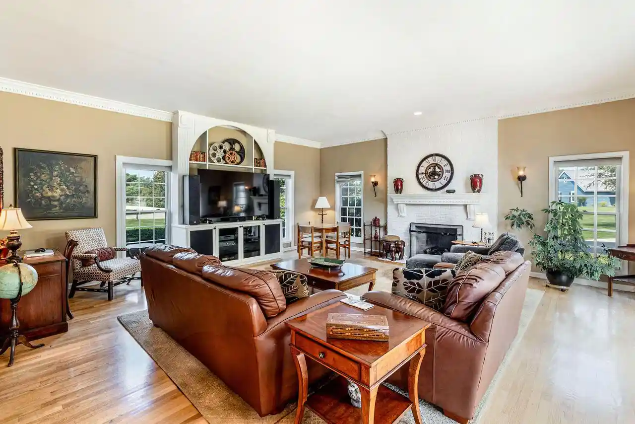 Photo 4 of Single family home for sale at 10434 N Haddonstone Pl, Mequon, WI 53092 | MLS# 1978748 | Listing updated on 2026-09-05