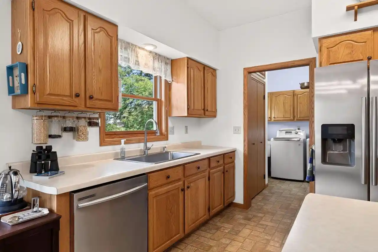 Photo 2 of Single family home for sale at 1907 Evenson Dr, Onalaska, WI 54650 | MLS# 1978754 | Listing updated on 2026-09-15