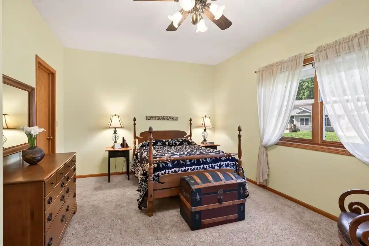 Photo 4 of Single family home for sale at 1907 Evenson Dr, Onalaska, WI 54650 | MLS# 1978754 | Listing updated on 2026-09-15