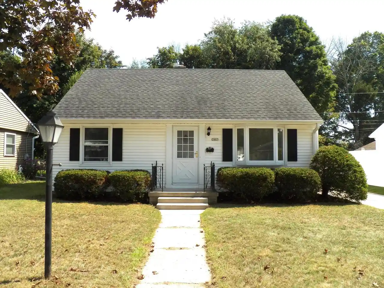 Photo 1 of Single family home for sale at 3807 Macarthur Dr, Manitowoc, WI 54220 | MLS# 1978755 | Listing updated on 2026-09-08