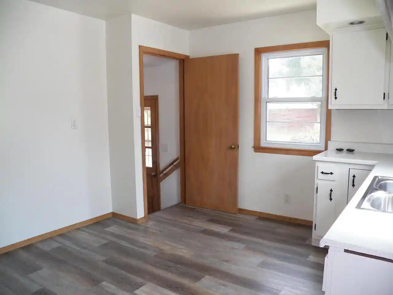 Photo 3 of Single Family Residence at 3807 Macarthur Dr, Manitowoc, WI 54220 | MLS# 1978755 | | Sold on 2026-10-09