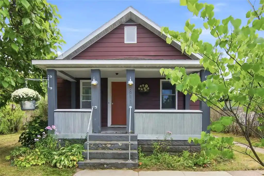 Photo 1 of Single family home for sale at 811 Platt St, Eau Claire, WI 54703 | MLS# 1604671 | Listing updated on 2026-09-21