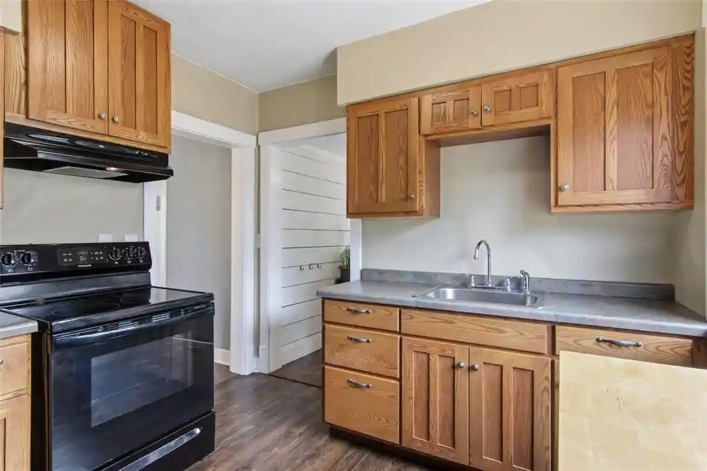 Photo 3 of Single family home for sale at 811 Platt St, Eau Claire, WI 54703 | MLS# 1604671 | Listing updated on 2026-09-21