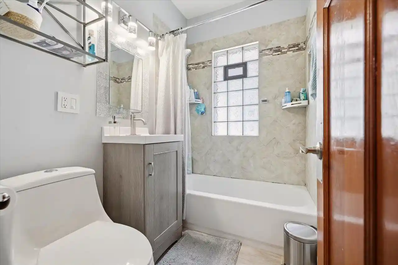 Photo 4 of Single family home for sale at 3331 W Lapham St, Milwaukee, WI 53215 | MLS# 1978762 | Listing updated on 2026-09-04