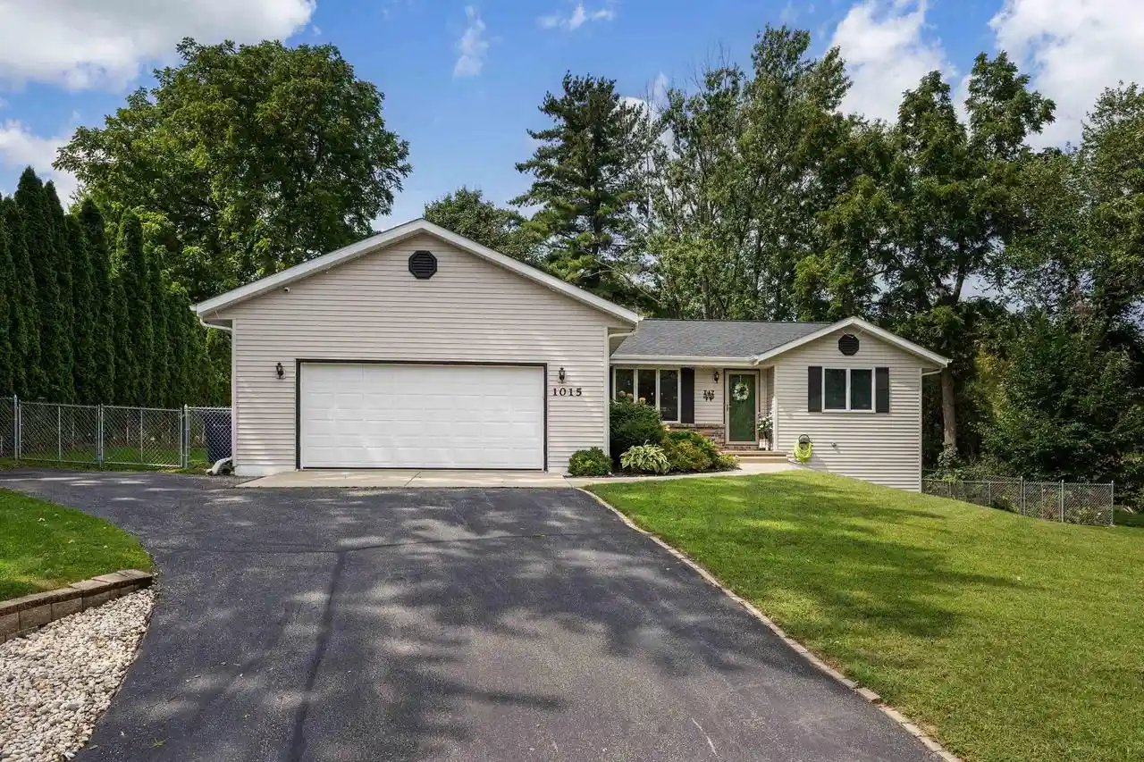Photo 1 of Single family home for sale at 1015 N Willard Ave, Janesville, WI 53548 | MLS# 2031818 | Listing updated on 2026-09-18