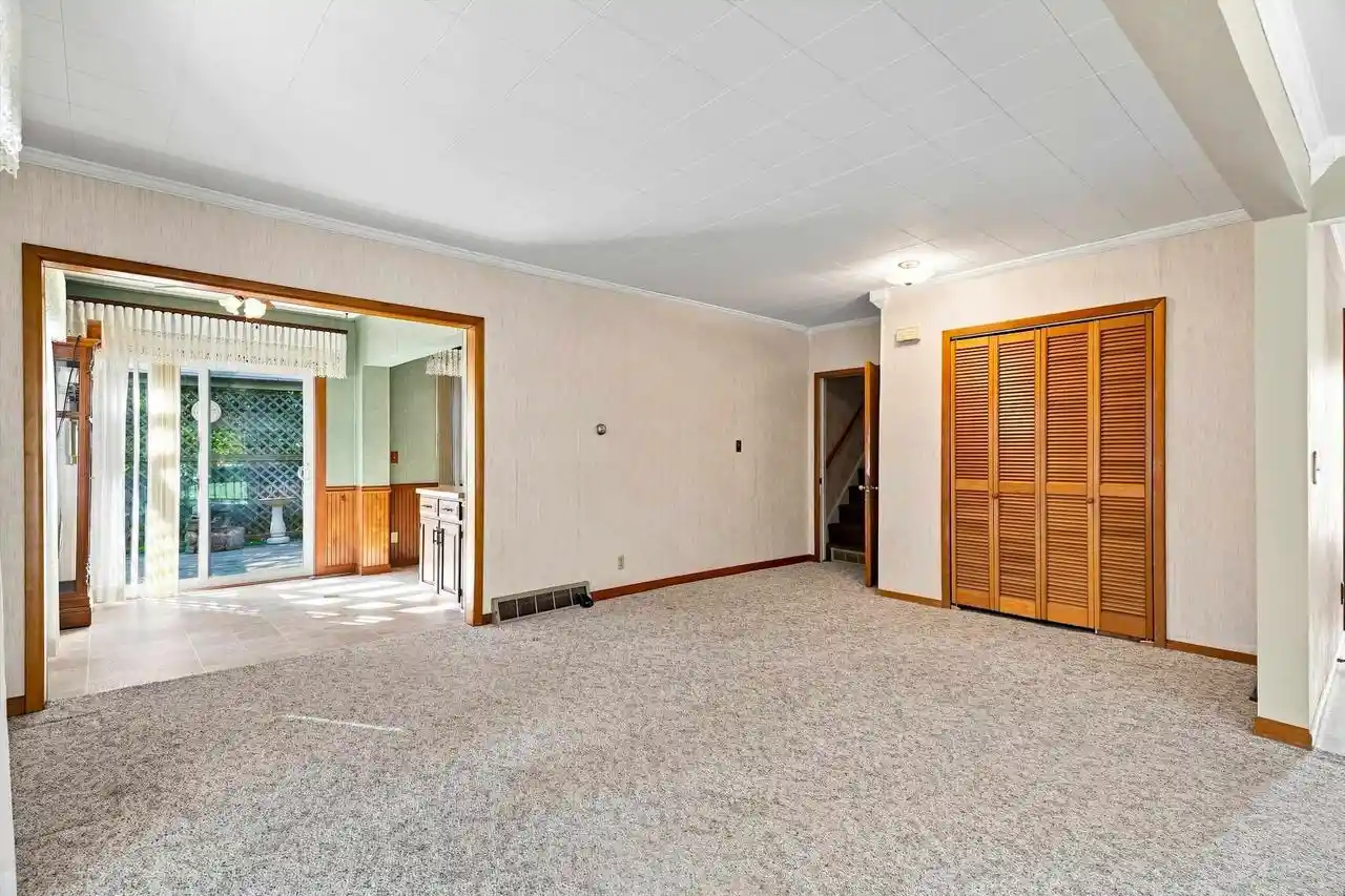 Photo 3 of Single family home for sale at 208 N Wood Ave, Marshfield, WI 54449 | MLS# 22604322 | Listing updated on 2026-09-08