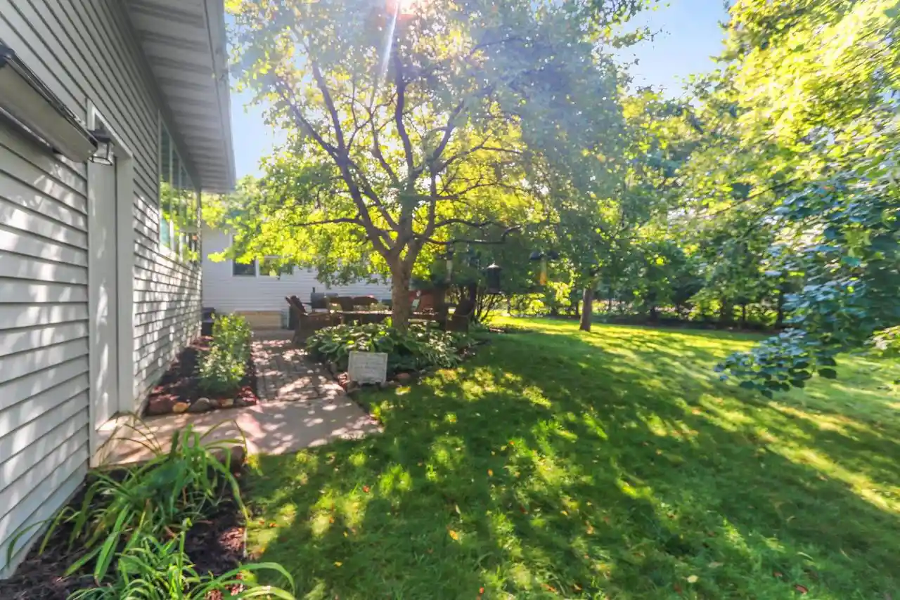 Photo 3 of Single family home for sale at 5050 Redbud Ct, Green Bay, WI 54311 | MLS# 50331999 | Listing updated on 2026-09-08