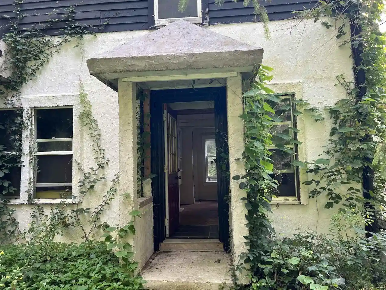 Photo 1 of Single family home for sale at 4033 High Point Rd, Spring Green, WI 53588 | MLS# 2031824 | Listing updated on 2026-09-08