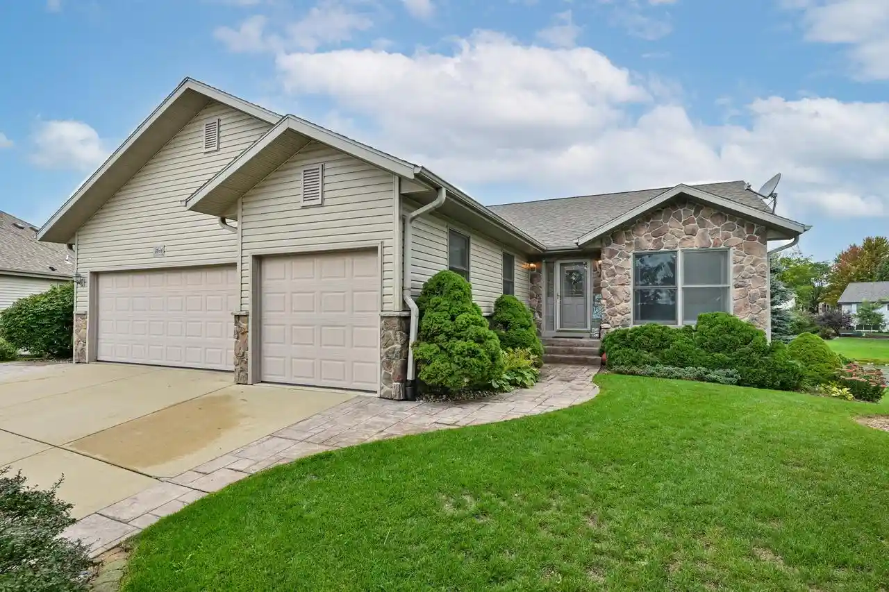 Single family home for sale at 7844 Lakeview Rd, Waterford, WI 53185 | MLS# 1978773