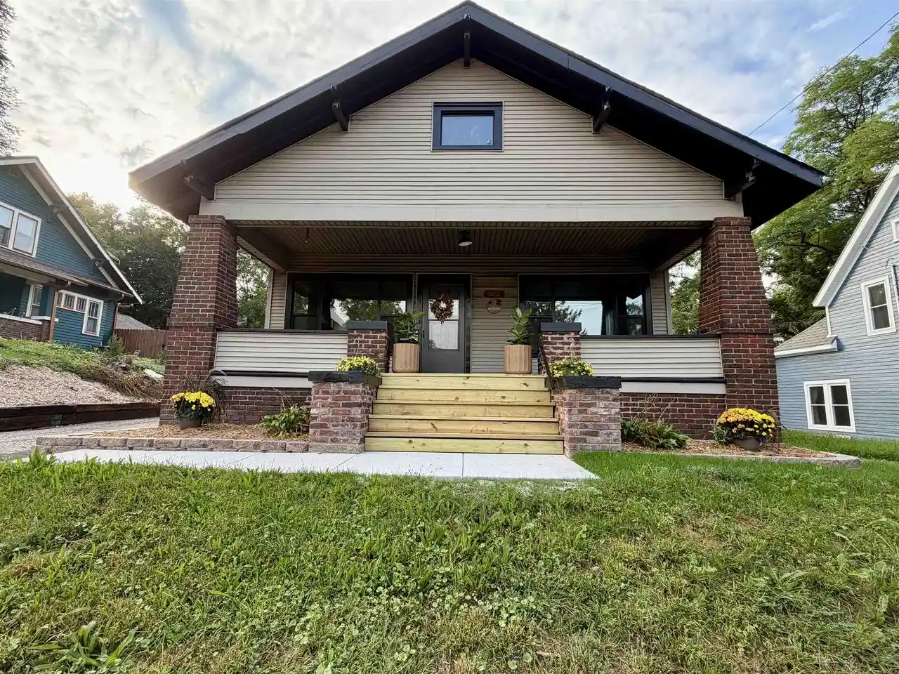 Photo 1 of Single family home for sale at 310 E Centerway, Janesville, WI 53545 | MLS# 2031826 | Listing updated on 2026-09-23