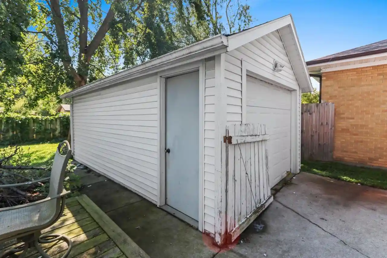 Photo 2 of Single family home for sale at 124 N Oneida St, Green Bay, WI 54303 | MLS# 50332007 | Listing updated on 2026-09-06
