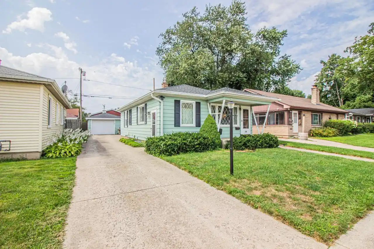 Photo 3 of Single family home for sale at 226 Merten Ave, Racine, WI 53405 | MLS# 1978782 | Listing updated on 2026-09-09