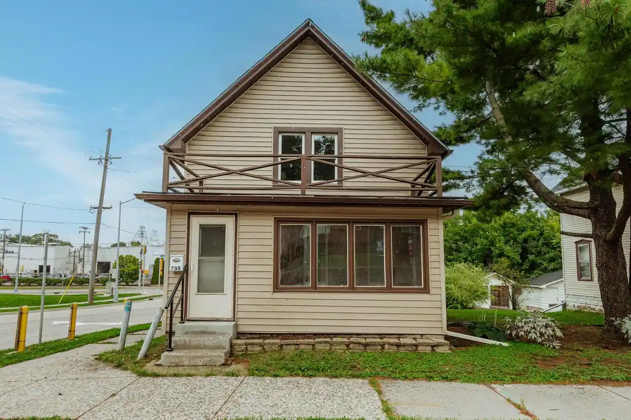Photo 1 of Single family home for sale at 735 E North St, Waukesha, WI 53188 | MLS# 1978786 | Listing updated on 2026-09-26