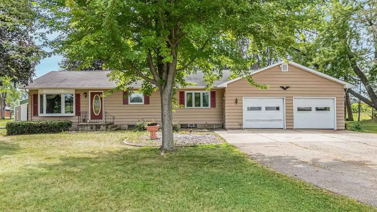 Single family home for sale at 7293 County Rd Ii, Larsen, WI 54947 | MLS# 50332017
