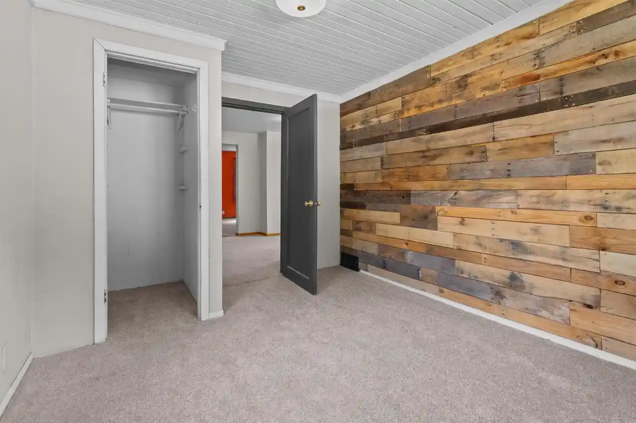 Photo 2 of Single family home for sale at 1516 W Lawrence St, Appleton, WI 54914 | MLS# 50332024 | Listing updated on 2026-09-05