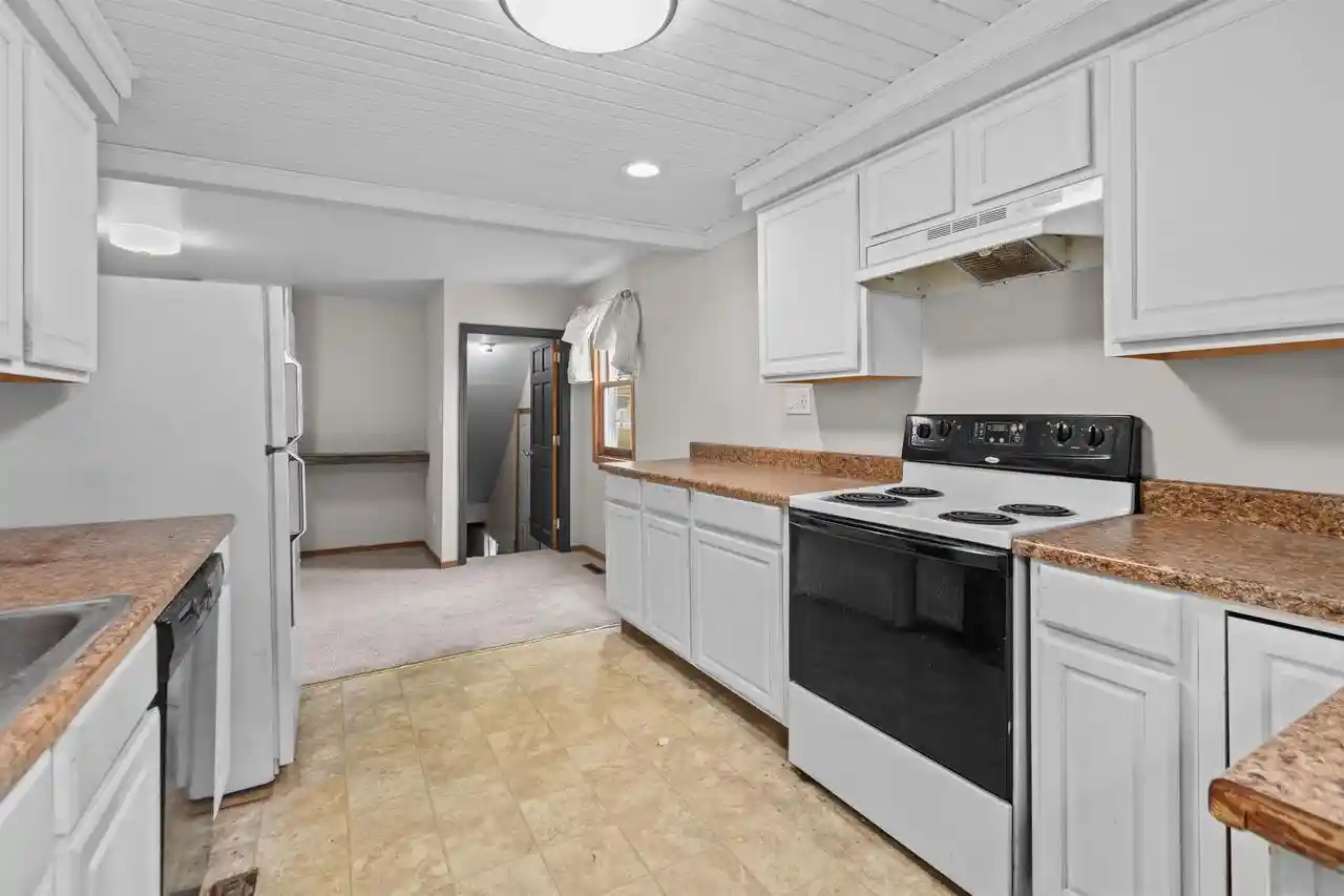 Photo 3 of Single family home for sale at 1516 W Lawrence St, Appleton, WI 54914 | MLS# 50332024 | Listing updated on 2026-09-05