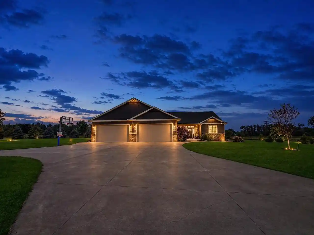 Single family home for sale at E9353 Gordon Rd, Fremont, WI 54940 | MLS# 50332022