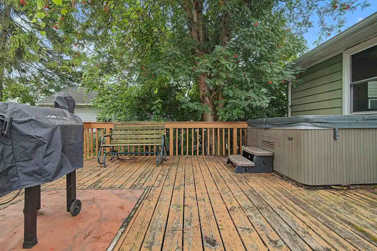 Photo 4 of Single family home for sale at 835 14th Avenue, Green Bay, WI 54304 | MLS# 50332039 | Listing updated on 2026-09-18