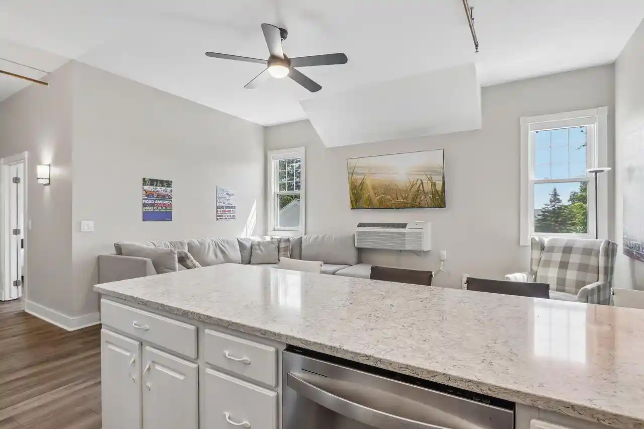 Listing Photo 4 - Condo for sale in building located at 281 Victorian Vlg Dr, Elkhart Lake, WI 53020 - Unit #31