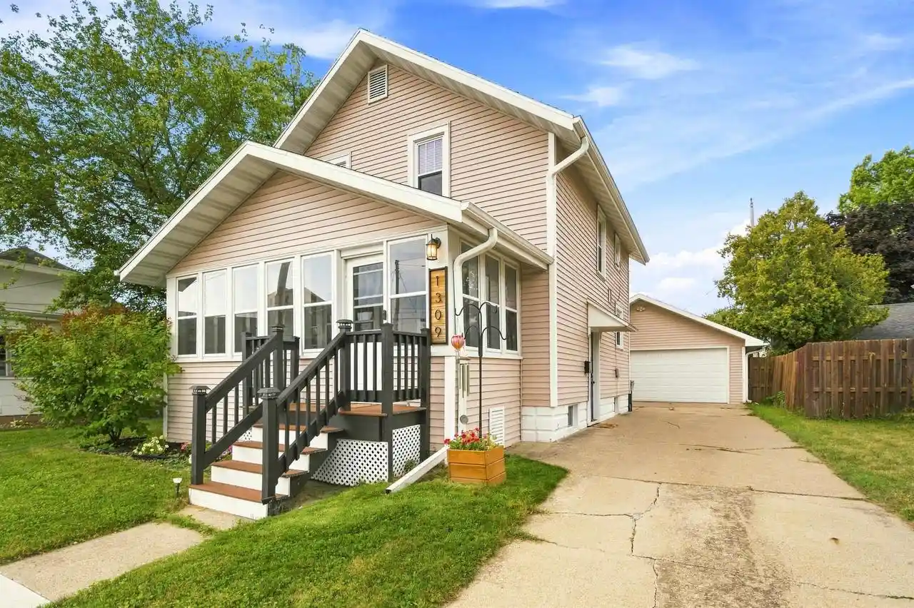 Photo 1 of Single family home for sale at 1309 N Morrison St, Appleton, WI 54911 | MLS# 50332036 | Listing updated on 2026-09-05